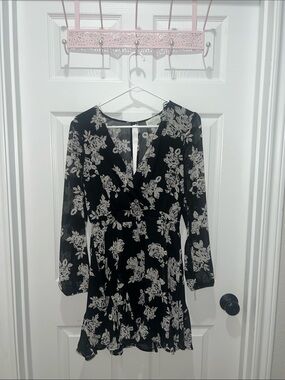 Black Floral Long-Sleeve Wrap Dress - Women's